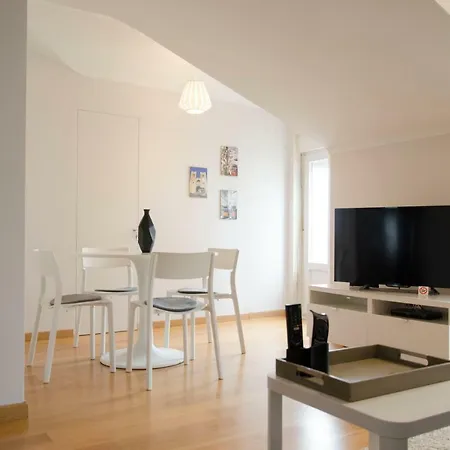 Апартаменты City Center With Amazing River Views *